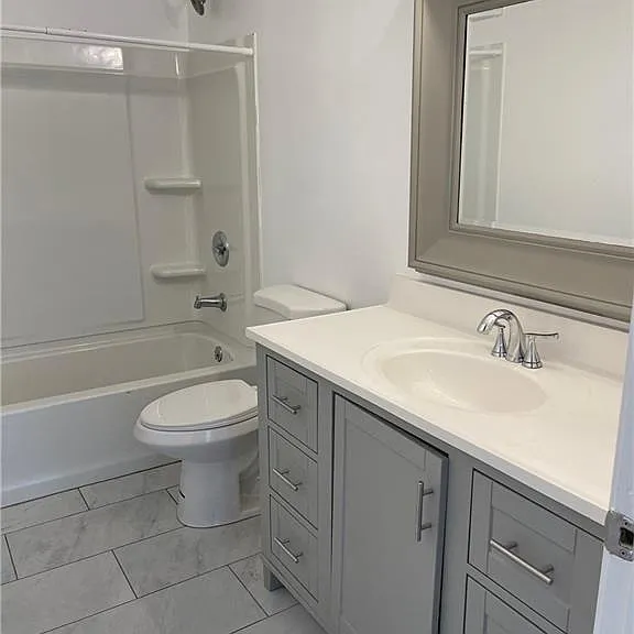 619 E William David Pkwy — Photo 12