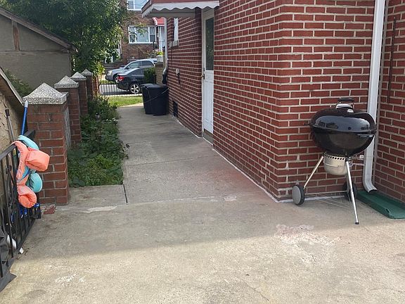 4th image of 1019 Wilcox Ave #1