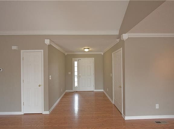 3rd image of 709 Ontario Ln