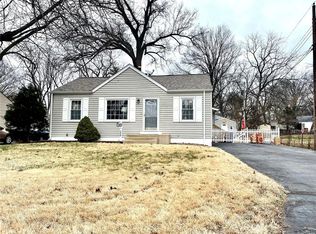 1230 Saint Joan Dr, Florissant, MO 63031