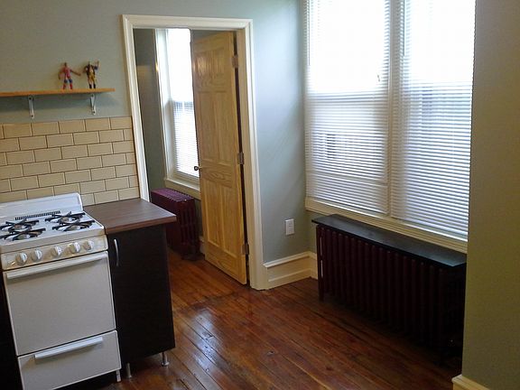 5th image of 2210 S 13th St Floor 1