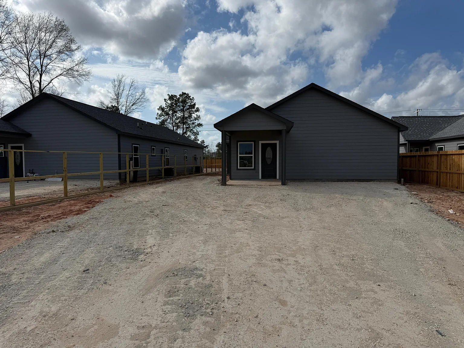4 bed, 1920 sqft, $2,300 — Photo 3