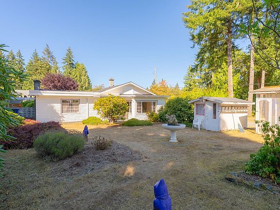 2nd image of 3910 Saltair Rd