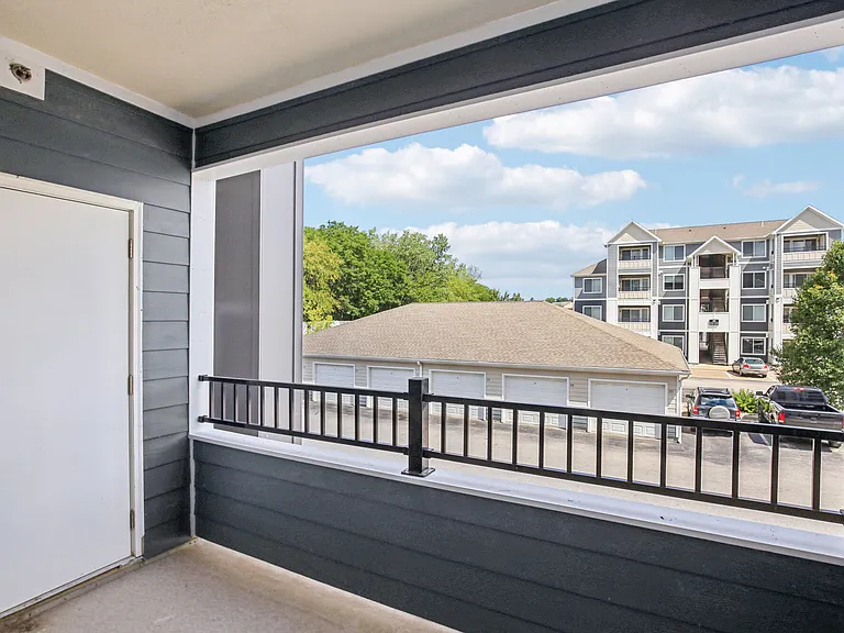 Steeplechase Apartments — Photo 13