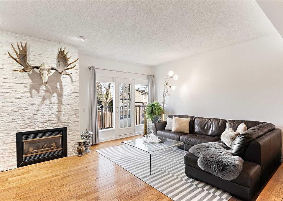 1st image of 448 W Strathcona Dr SW #33