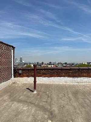 Rented by Artur Gutman, LREB | media 12