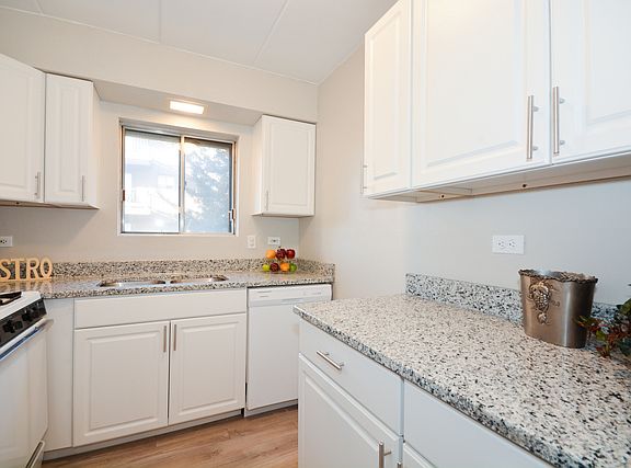 4th image of 59 W 64th St APT 104