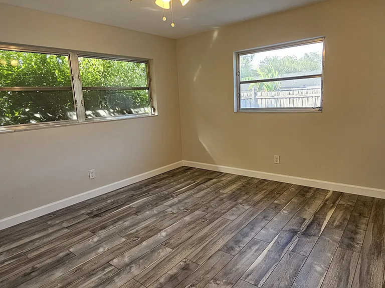1329 Fairfield Dr — Photo 25