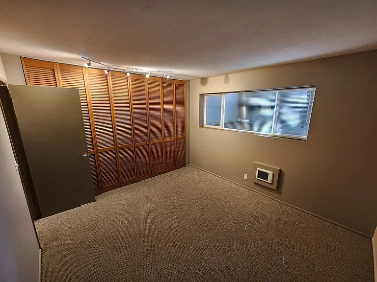 Bridgecrest Apartments — Photo 12