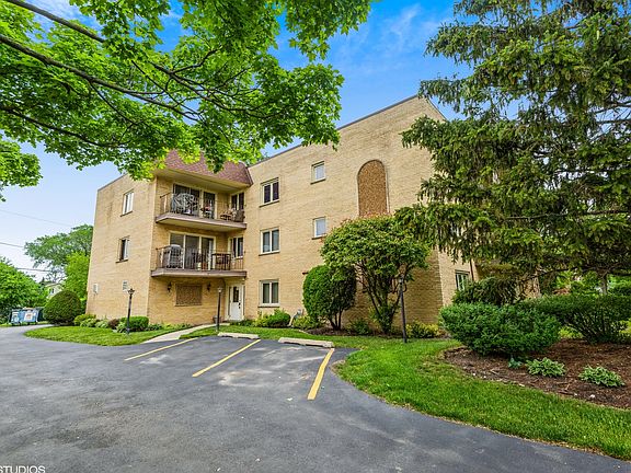 2nd image of 6100 W Leland Ave APT 203