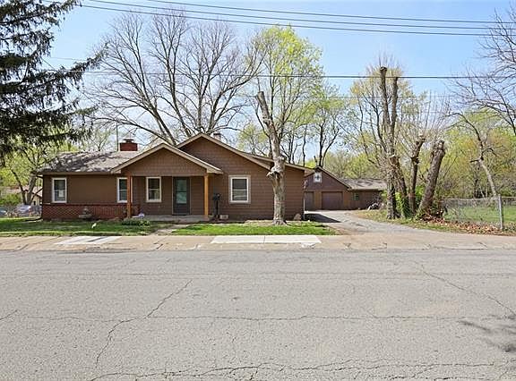 3rd image of 13220 Bennington Ave