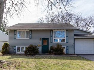 215 White Ave, Lincoln, IL 62656