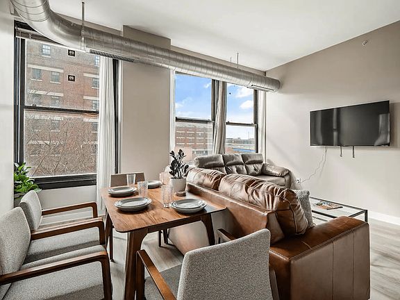 3rd image of 1211 W 9th St #103