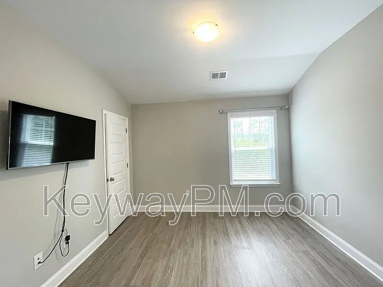 301 Sumac Trl — Photo 17
