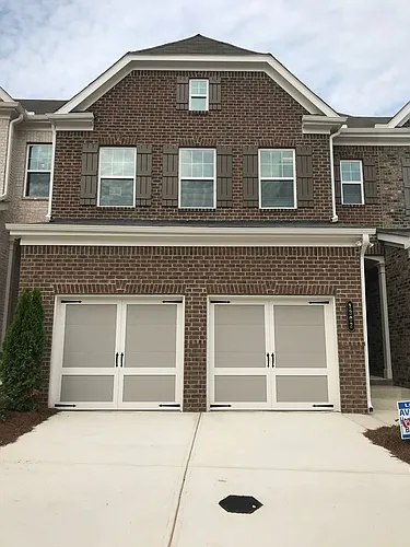 1302 Endicott Ct Photo 1