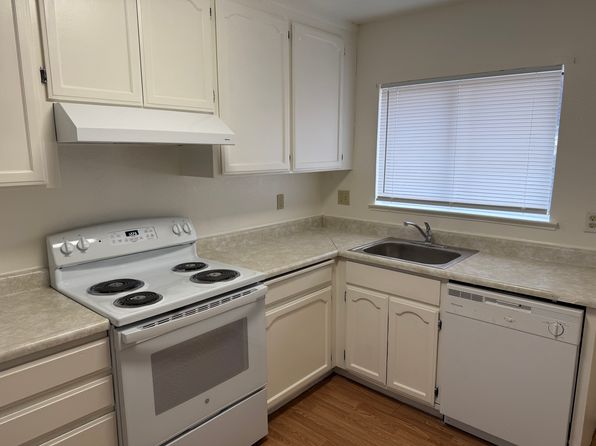 20290 Jamestown Rd #11