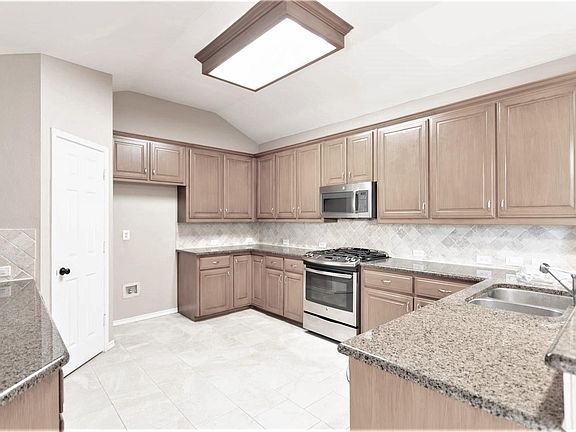 5th image of 7304 Valley Bend Way