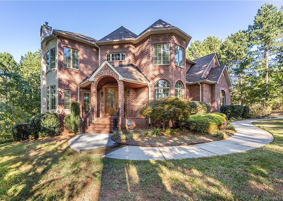1st image of 145 Summerwind Dr