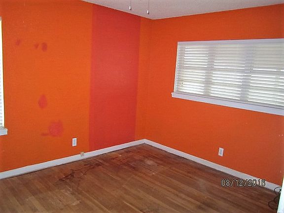 5th image of 902 Jeffee Dr