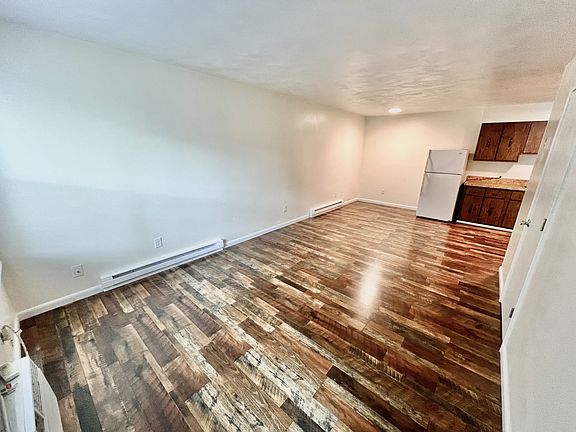 2nd image of 302 N Spring St #11263532
