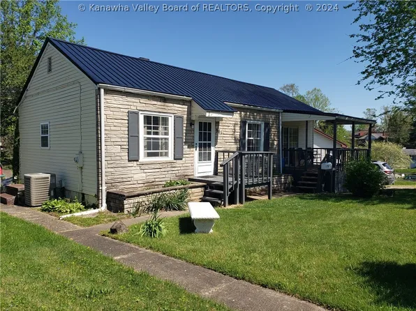 961 Zerkle St, Saint Albans, WV 25177