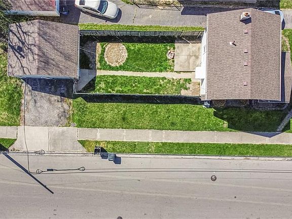 4th image of 2100 Moreland Ave