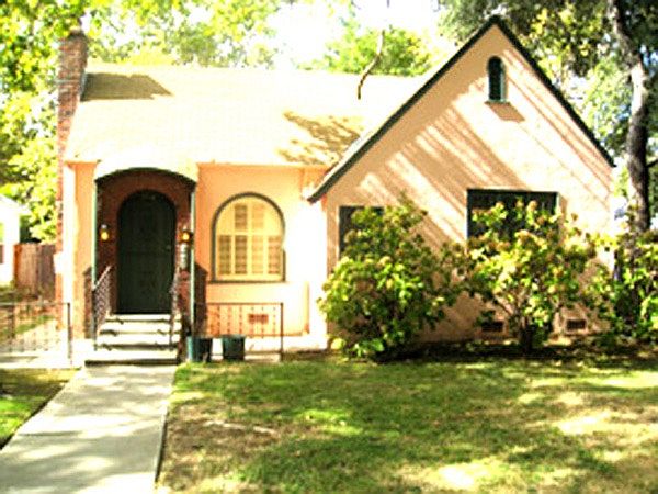2nd image of 3724 E Pacific Ave