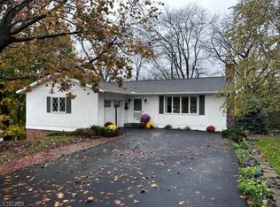 7 N Shore Ter, Sparta, NJ 07871