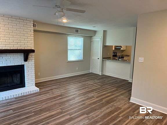 5th image of 328 Clubhouse Dr #6-D