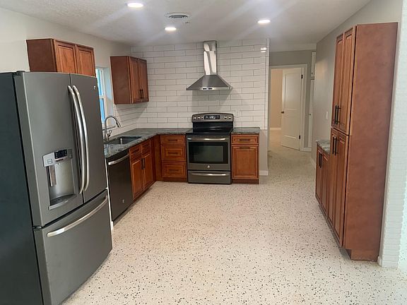2nd image of 655 26th Ave