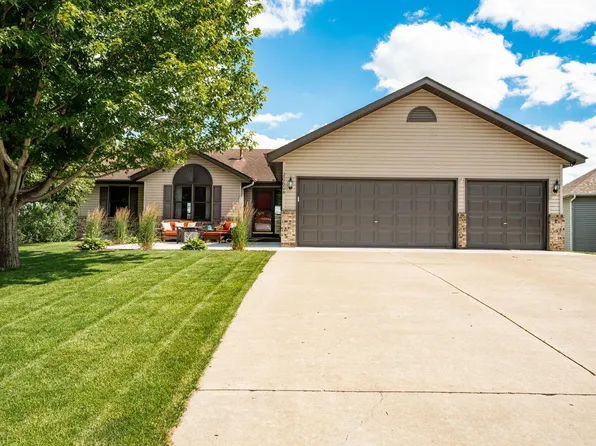 20604 Jasmine Path, Lakeville, MN 55044