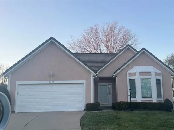 2244 W 122nd Ter, Leawood, KS 66209