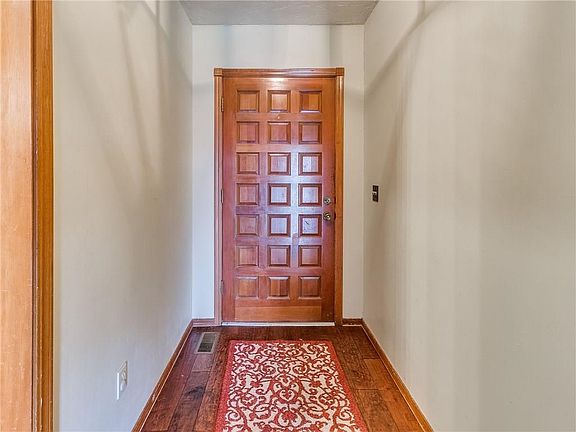 4th image of 213 E Grand Teton Ct