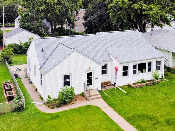 648 3rd Ave NW, New Brighton, MN 55112