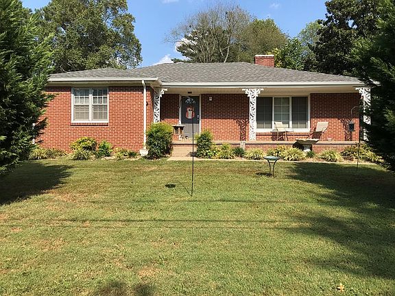 3rd image of 111 Sheila Dr