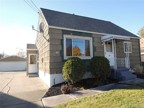3rd image of 44 Celina St