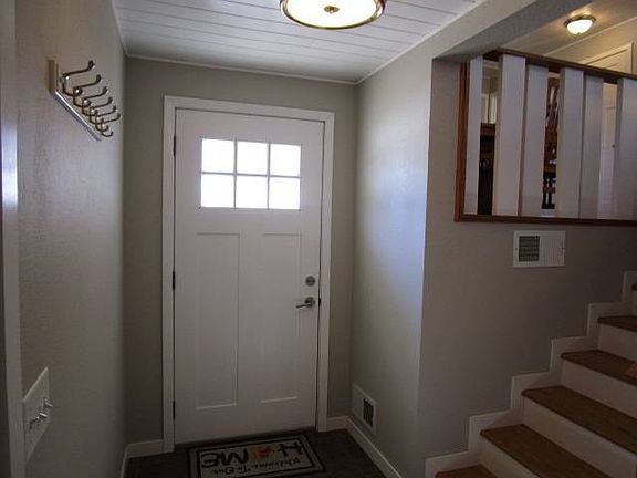 5th image of 1115 Castle Dr