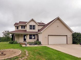 N7478 690th St, Beldenville, WI 54003