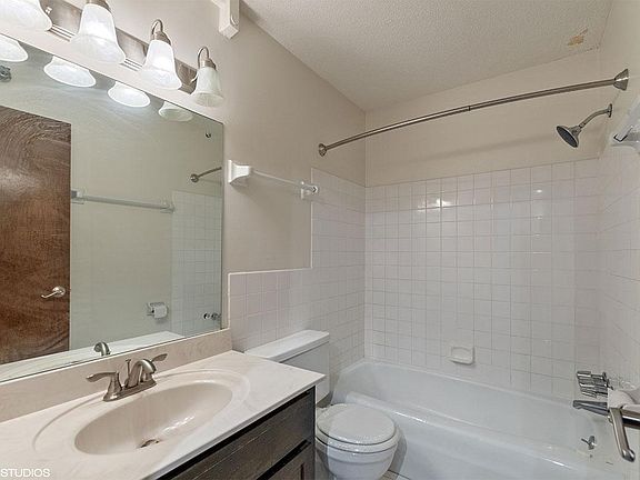 5th image of 215 County Road B2 #367