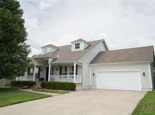 4408 SW Hillside Dr, Lees Summit, MO 64082