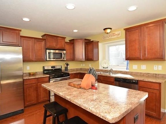 3rd image of 8045 S Cecily Dr