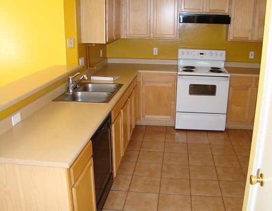 4th image of 4349 N 113th Ave