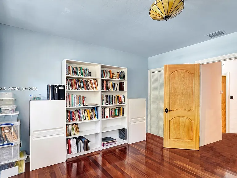 1247 NE 101st St — Photo 30
