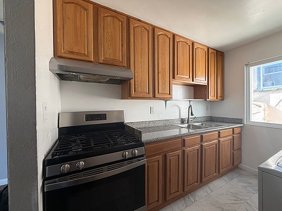 4th image of 3137 Market St #3137