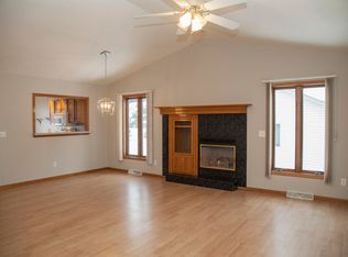 1045 Saddle Rdg, Portage, WI 53901