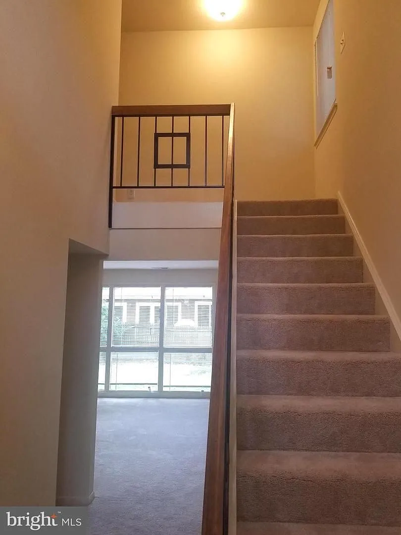 Beautiful 3BR 2.5BA Single Family Home in North Arlington — Photo 2