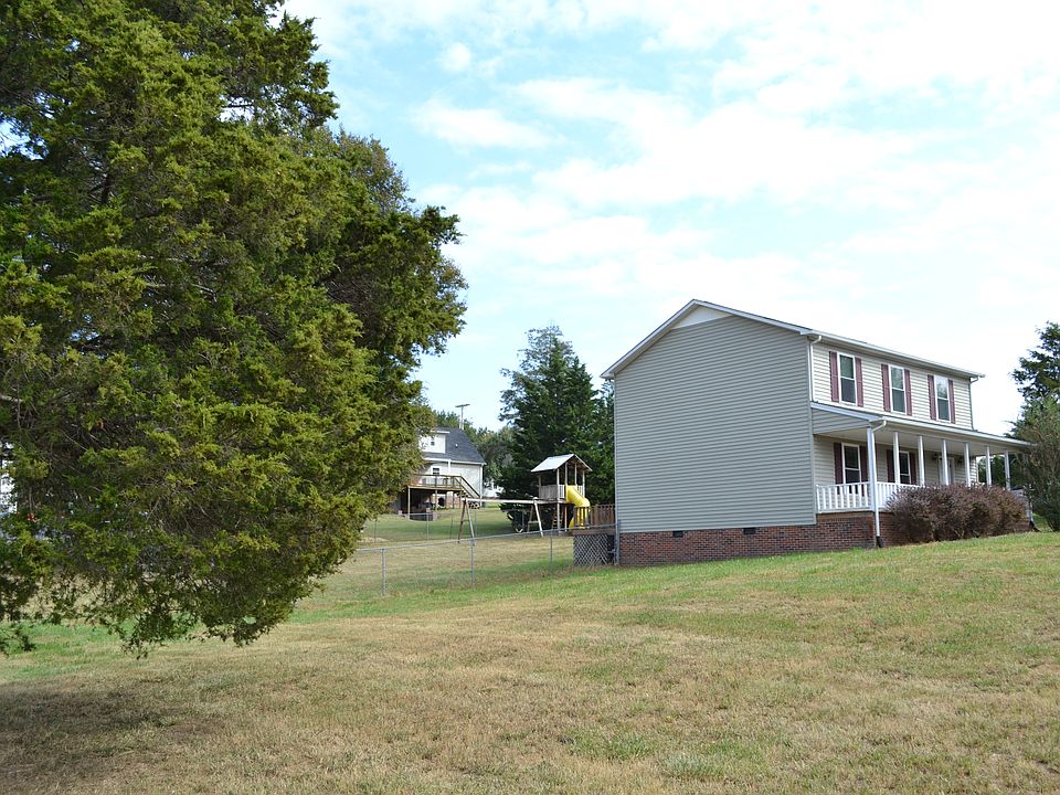 2nd image of 2112 Crystal Ct
