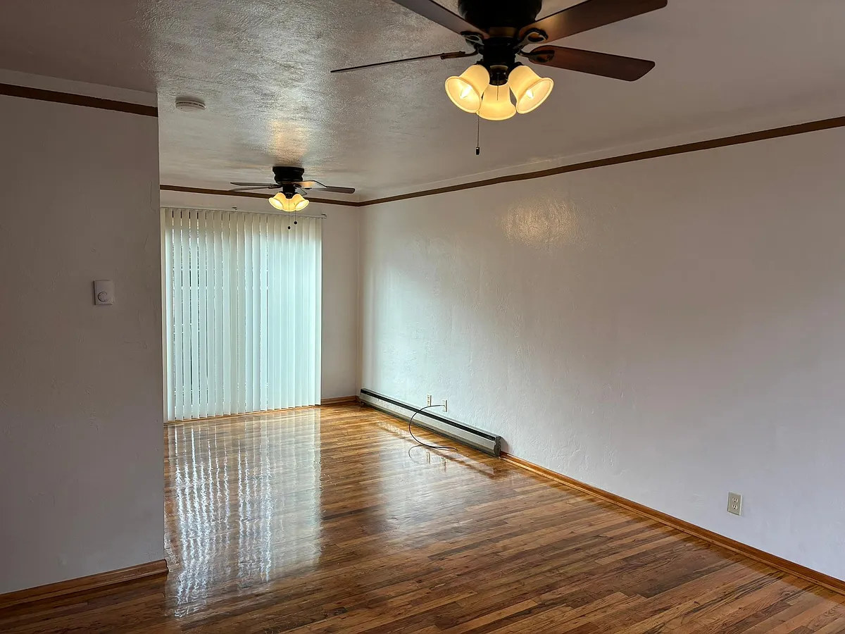 Building Photo - 305-313 14th St SE #5