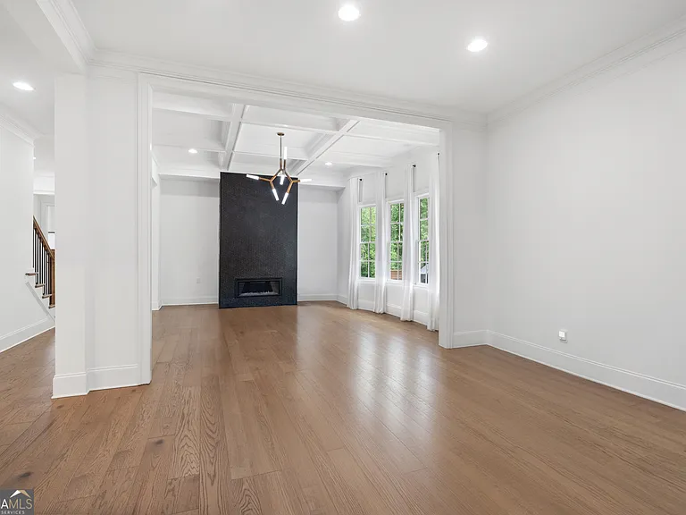 2045 Kent Ct — Photo 33