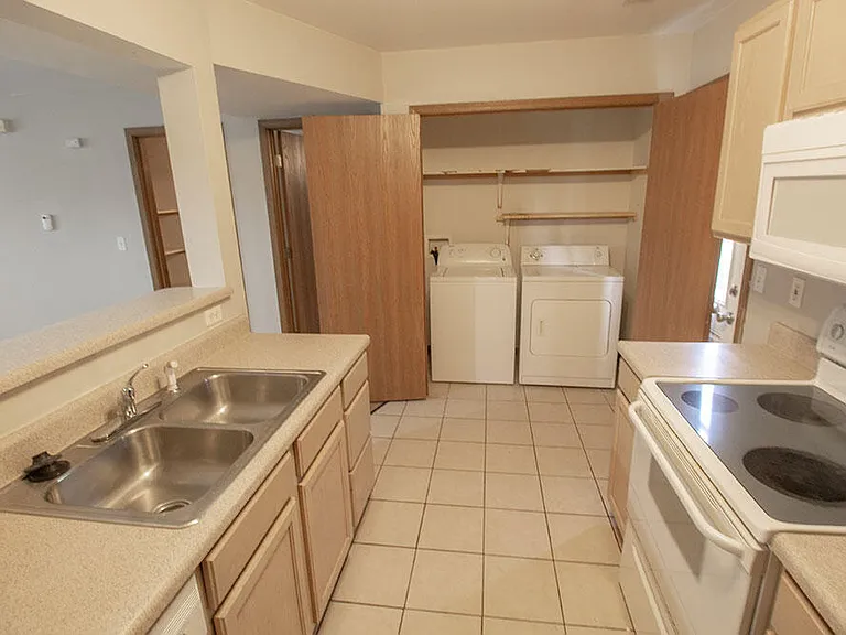 1516 Citadel Dr — Photo 8
